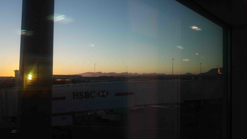 Vancouver Airport bij zomerse zonsondergang.